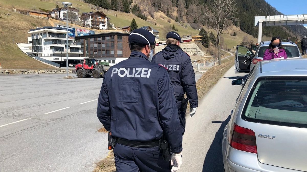 Češka popsala chaos v rakouském Ischglu